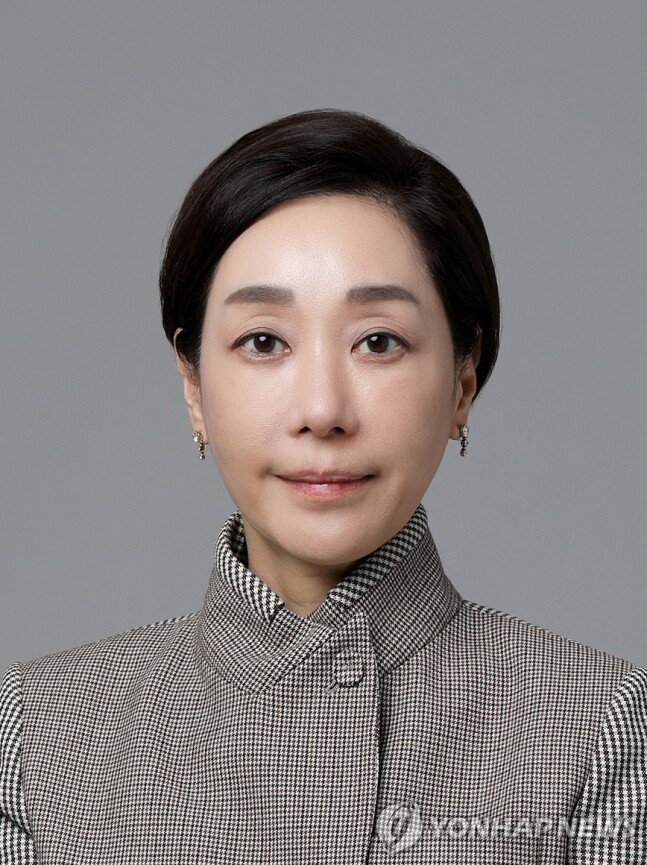[현장] 구지은 <b>부회장</b>, 아워홈 떠난다…<b>구본성</b>·구미현 연합... 