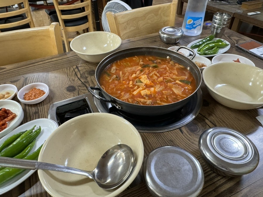 돈이네 생돼지김치찌개전문점 수원1호점 사진 5