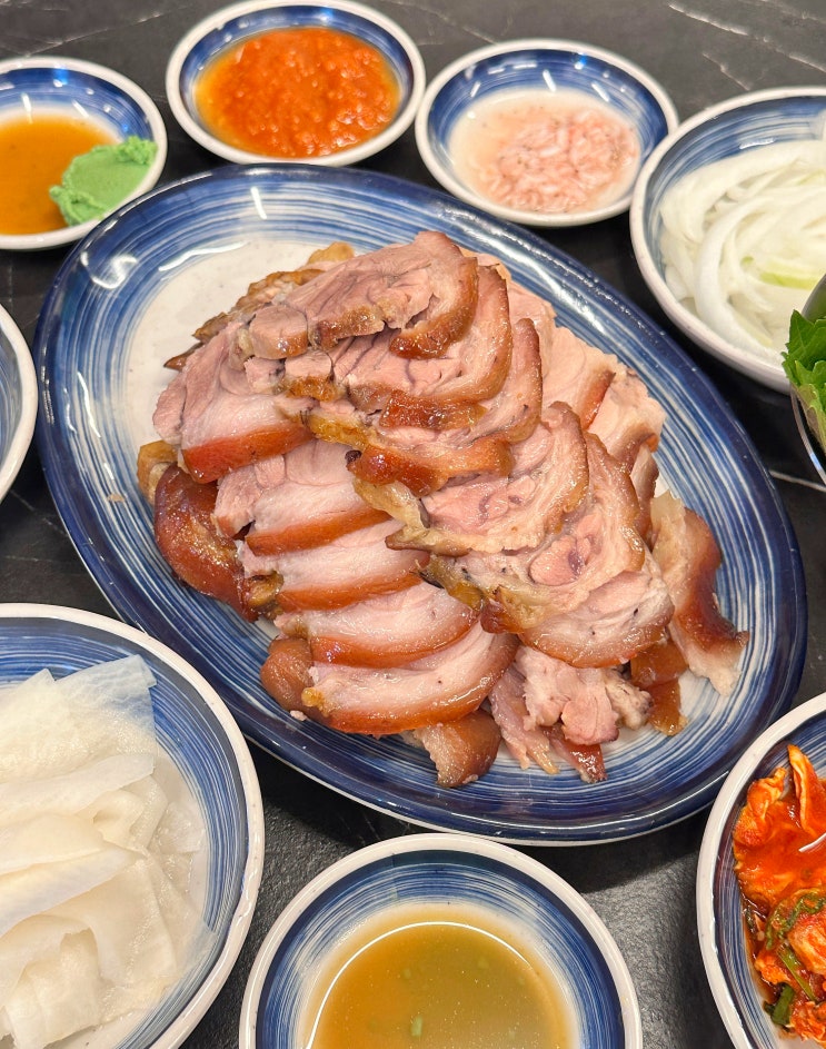  부산 수안동 동래 한양족발 야들함의 극치 웨이팅 노포맛집 술집