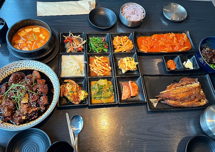  대구 칠곡3지구 북촌화로 깔끔한 한정식 밥집