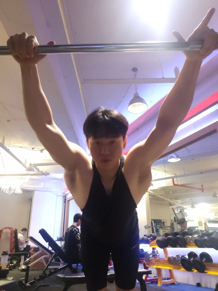 머슬핏 상체 와이셔츠 슈트핏 코디 만드는 240530 운동 머슬핏 상체 와이셔츠 슈트핏 코디 만드는 240530 운동