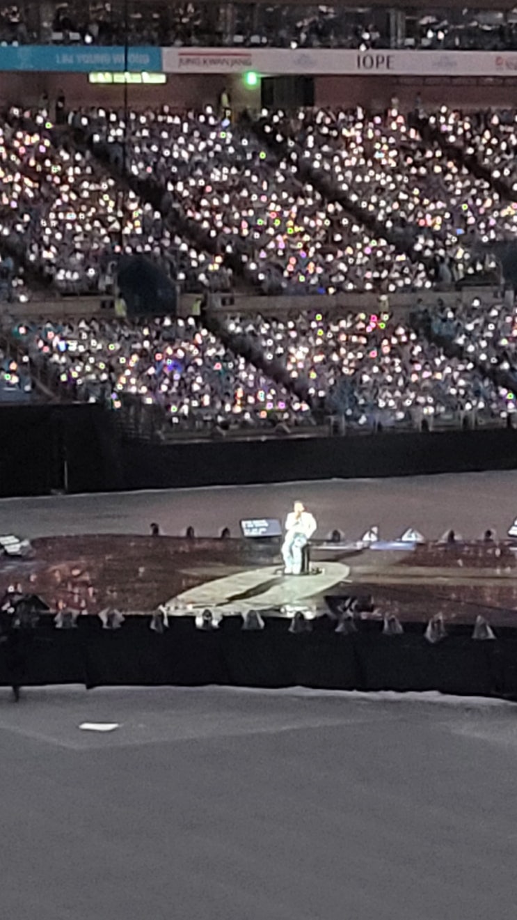 <b>임영웅</b> 2024 콘서트[IM HERO... 모래알갱이.우리들의<b>블루스</b>