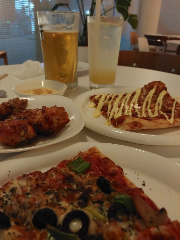  20240528 궁동 피자 '쵸피' / 감성적인 인테리어가 돋보이는 피자 맛집 후기