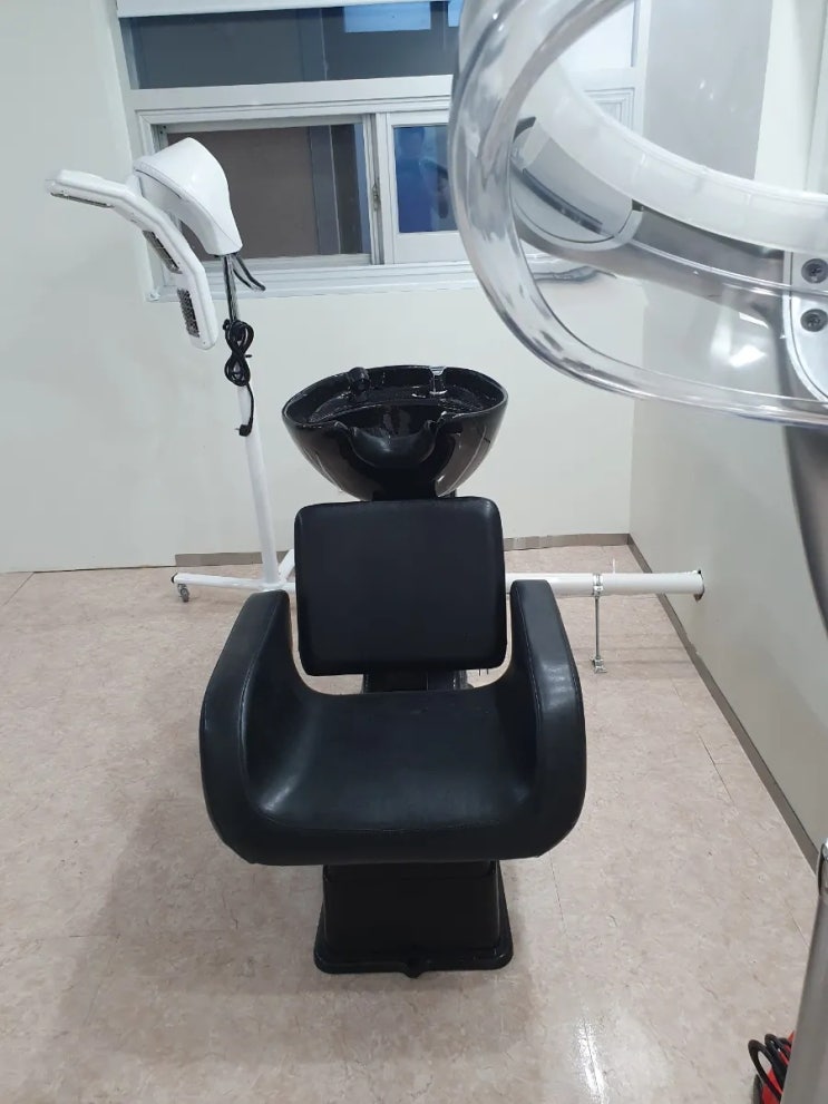  창원 마산합포구 현동 미용실 50리터 스테인리스 전기온수기 및 샴프대 설치. ️️️ 010 8209 9252.