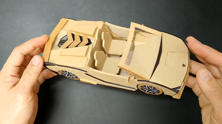  람보르기니 시안 박스로 만든 자동차 | Lamborghini Sian Roadster made of cardboard [쇼츠25]
