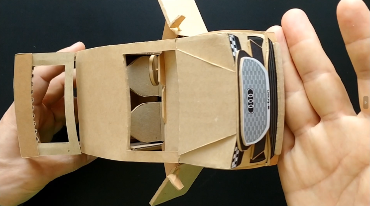  아우디 Q4 e-tron 박스카 | Audi Q4 e-tron made of cardboard [쇼츠23]