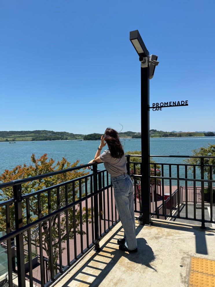  여수 돌산도 바다 뷰 카페 프롬나드 PROMENADE