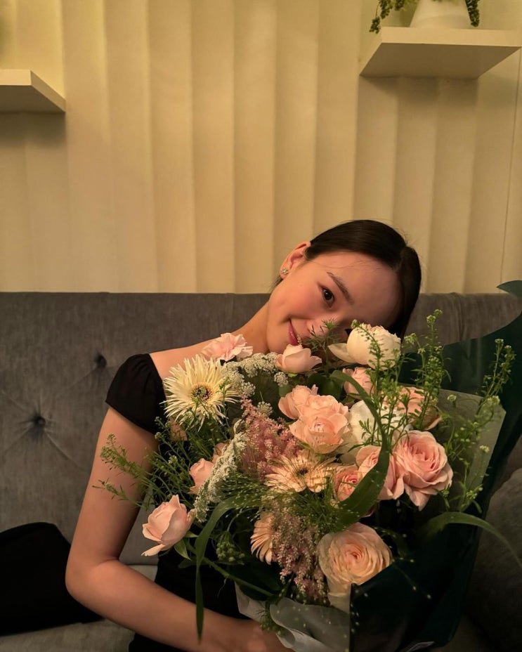 '94년생 MZ 엄마' 손연재, 아들 유모차 끌고 산책...깡마른 몸매 깜짝 '94년생 MZ 엄마' 손연재, 아들 유모차 끌고 산책...깡마른 몸매 깜짝