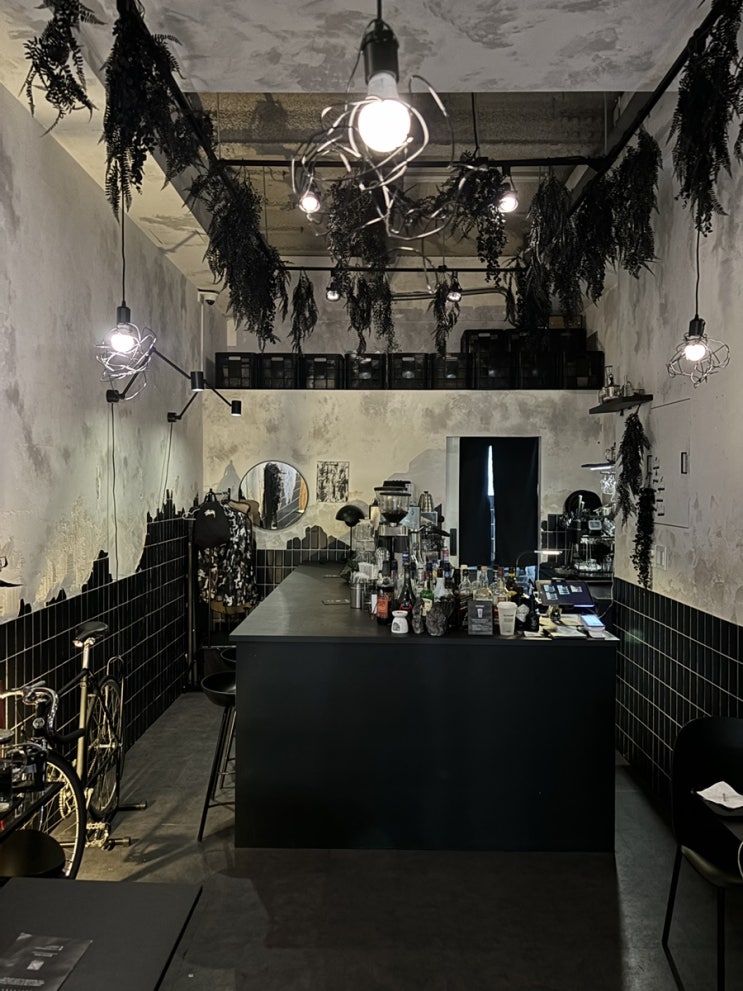  상수동카페 아크로마커피바 ACHROMA coffeebar 커피 브런치 칵테일 맛집