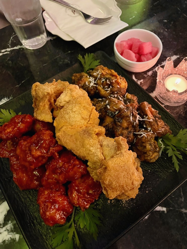  신사동치킨 핫플 아라치라운지:) 페이커치킨 후기(사르르, 고추장퐁당, 바질애간장)