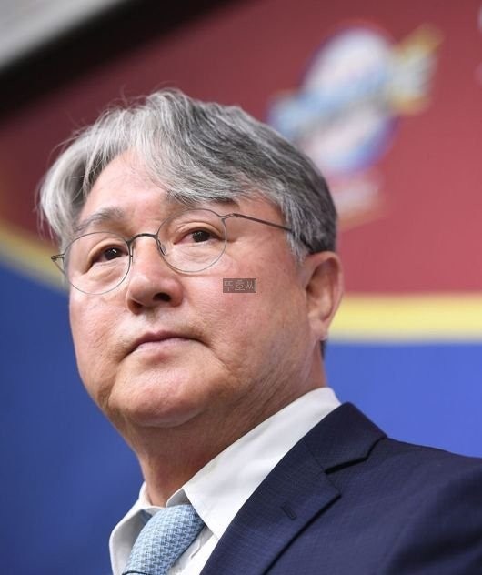 <b>한화 김경문</b> 감독 선임 계약금 5억 연봉 15억 3년간 총 20억... 