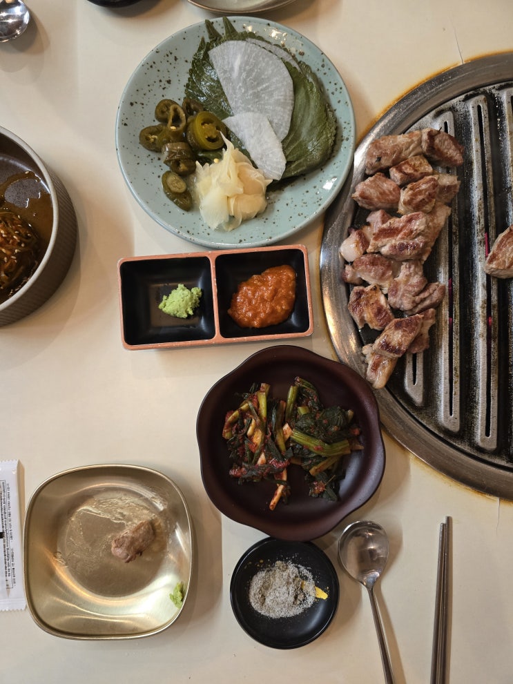  [성수탐방] 신속하게 맛있게 고기를 구워 주는 고깃집 "꿉당 성수점"