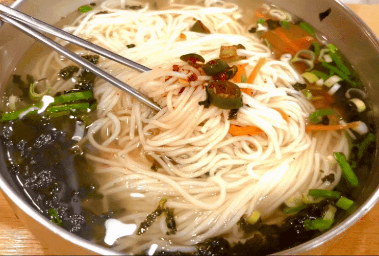  안양 호계동 국수 맛집 '원조멸치국수 호계2호점' 30년 전통 근본 국수! 시원~한 멸치국수, 매콤 새콤 비빔국수, 손만두 5,000원 초 가성비 맛집 추천