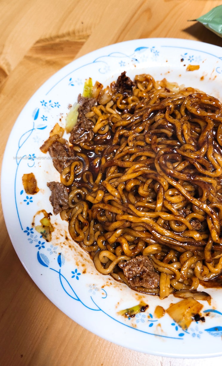  볶지 말고 비벼서 농심 짜파게티 건면 더 블랙 맛 시식 후기