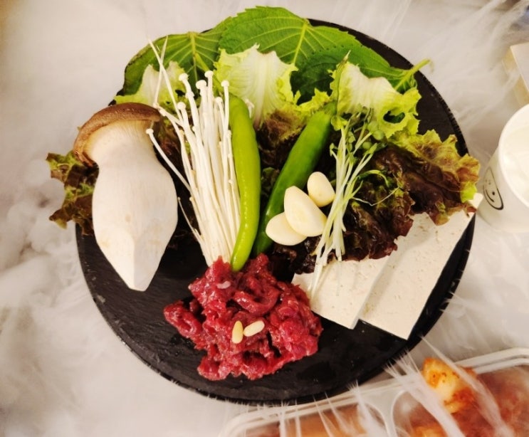  금정역 맛집 유쾌한냉삼 육회 한돈냉삼 9900원 금정 고기집 멘토 모임