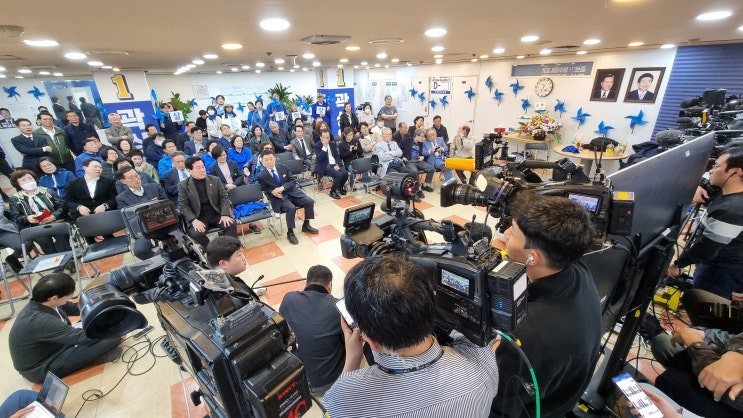  영상기자들은 절대로 쉴 수 없는 날