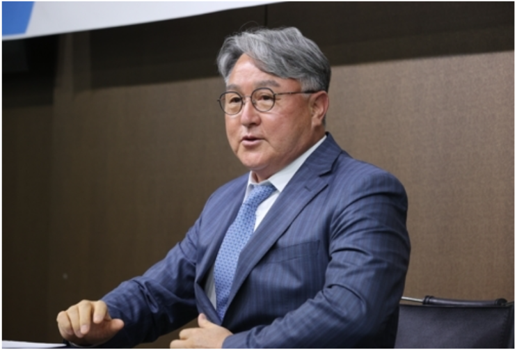 프로야구에 달이 떴다, <b>한화 김경문</b> 감독과 계약 3년 20억 규모
