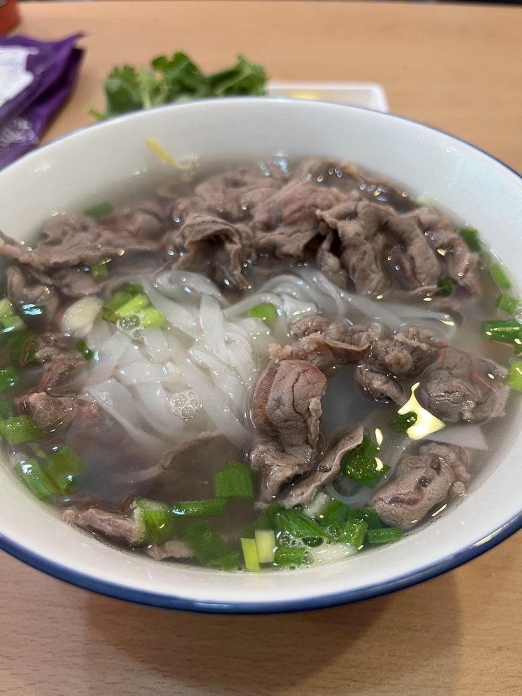  진짜 <베트남거리> 에 온 줄, 한 테이블 빼고 다 베트남 사람이었음(충대 정문 찐 베트남 음식점)