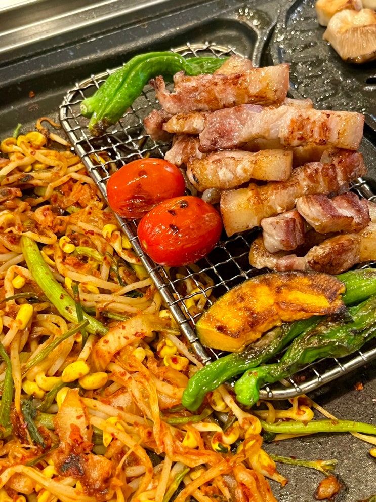  춘천 거두리 맛집, 신선한 쌈채소 고깃집 초심 불타는 오겹살
