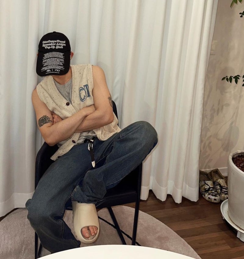 옷잘입는 남친짤 장인 AOMG 작곡가 코드쿤스트 , 패션으로 승부 보는 이 남자ㅣ남자 피지컬과 ....