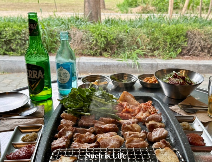 홍대 고기집 콜키지 프리 맛집 야장 느낌 고기꾼김춘배 숲길직영점
