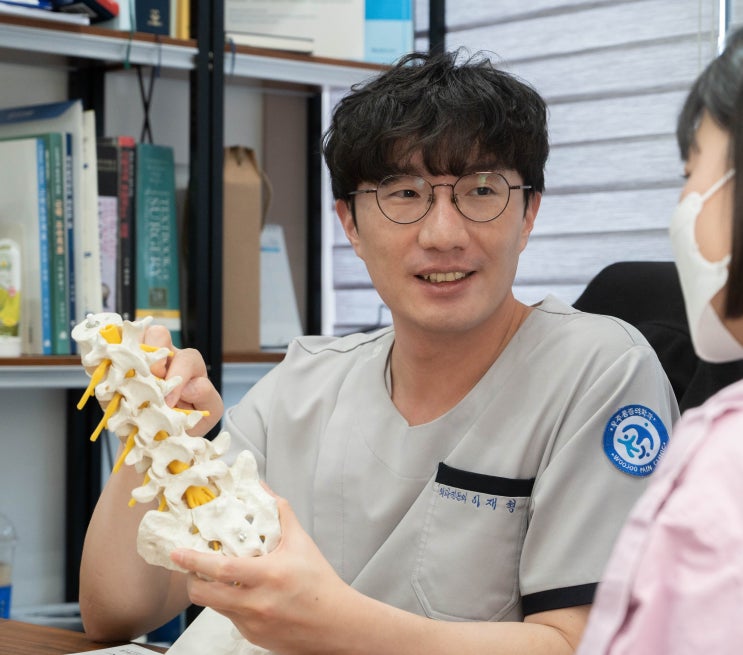  전주척추질환 제대로 치료받으세요! 우주통증의학과 대표원장의 척추질환에 대한 고민과 생각