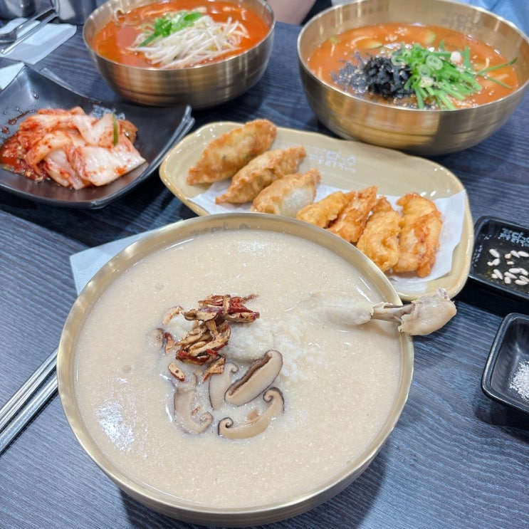  닭 반 마리가 통째로 들어간 닭칼국수 : 구의 파주닭국수