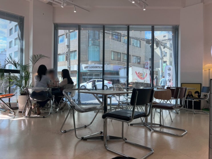  신당 맛집 반려동물 동반 가능한 힙당동 카페 에프오커피