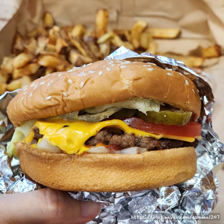 서울역 맛집 파이브가이즈 리틀 치즈버거 올더웨이 맛 주차팁 후기 서울역 맛집 파이브가이즈 리틀 치즈버거 올더웨이 맛 주차팁 후기