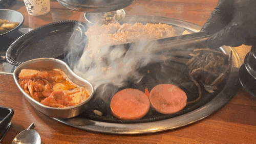  동천동삼겹살 맛집 고기는 남이 구워줘야 제맛 금일돈