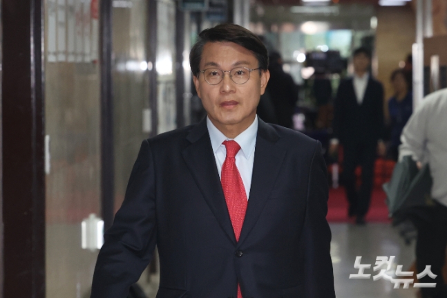 6천만원 기내식 논란에…與<b>윤상현</b>, '<b>김정숙 특검법</b>' 발의