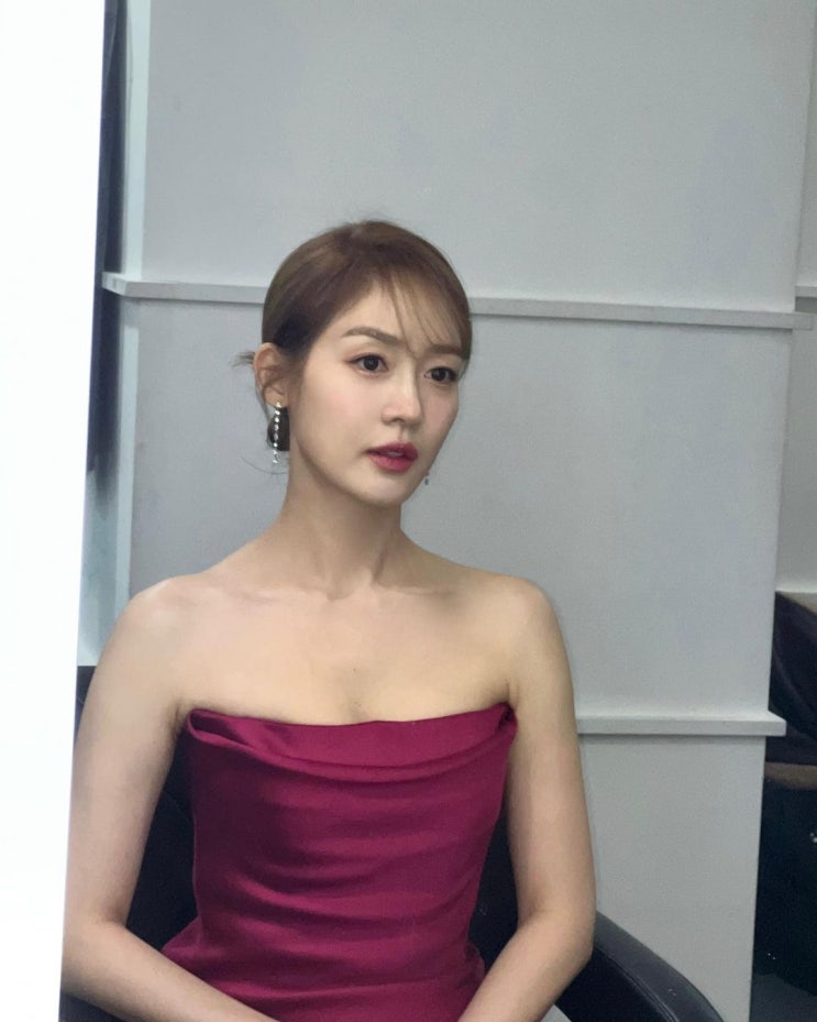 '안성현' 성유리, 80Kg→50Kg 감량한 근황...요정 미모 어디 안가네 '안성현' 성유리, 80Kg→50Kg 감량한 근황...요정 미모 어디 안가네
