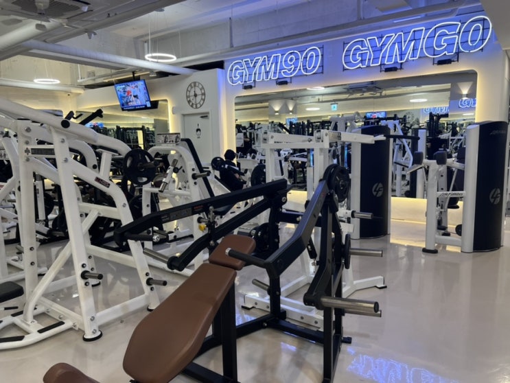  회기 헬스장 최신 시설이라 운동하기 좋은 짐구공24시 헬스PT외대점