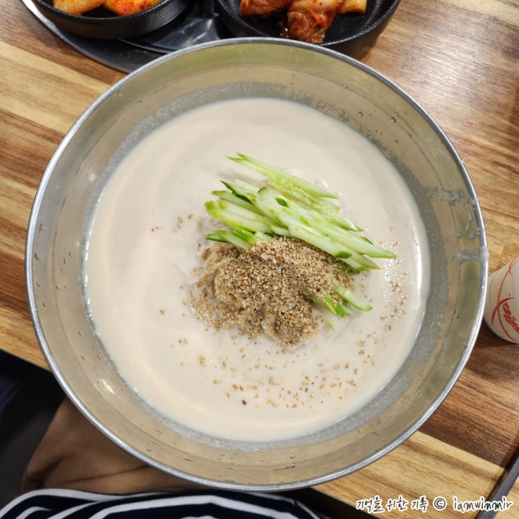 가산동 막 퍼주는 집 순배순대국에서 콩국수 가산동 막 퍼주는 집 순배순대국에서 콩국수