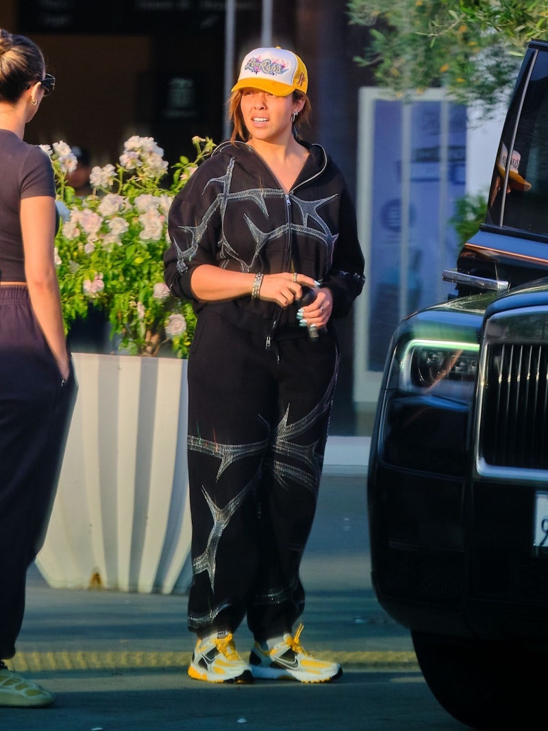 코디 심슨(14세)부터 제이든 스미스(15-16세)를 거쳐 타이거(16-18세)까지, 카일리 제너의 10대 시절 연애를 사진과 함께  되돌아보자 : r/KUWTK, image size:800x1067