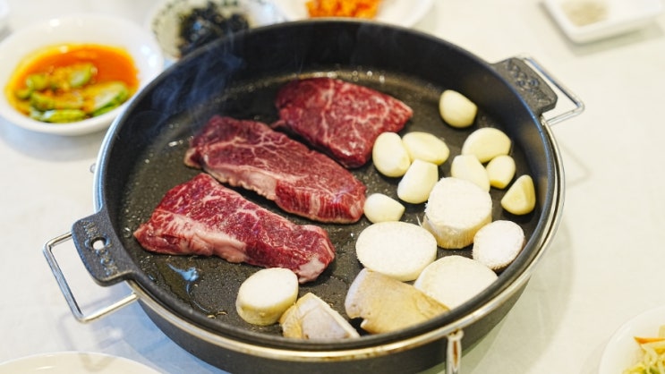 비에이비스타cc 맛집 우주면옥본점 남이천 골프장들 라운딩후에 먹는 한우와 육쌈으로 먹는 시원한 평양냉면 굿.
