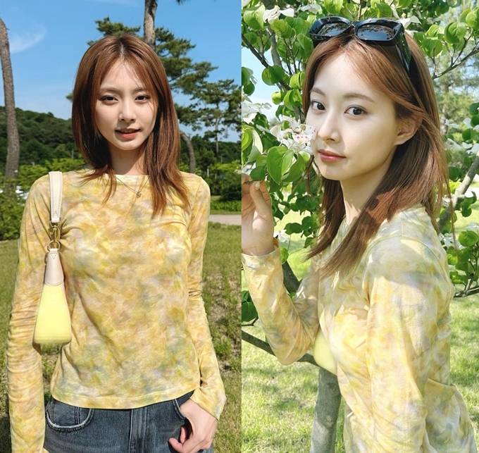  트와이스 쯔위, 아빠가 찍어준 사진...비타민 충전 화사한 티셔츠 산책룩