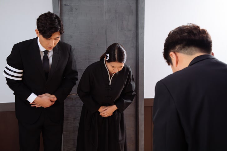 장례식장 예절 옷차림 머리 복장예절 조문 절하는법 향피우는법