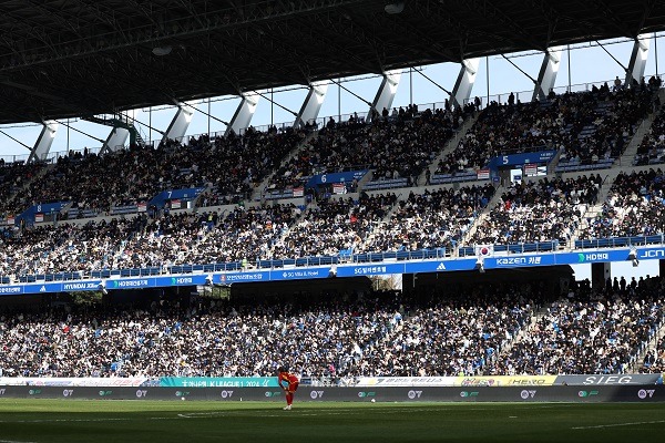 2024<b>프로축구</b> 17라운드... 울산HD 김천상무 상위권<b>경쟁</b>