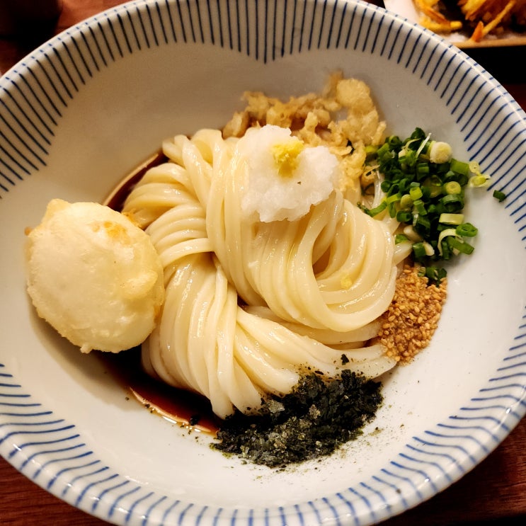  바삭한 야채튀김과 쫄깃한 수타면 우동 맛집 포항 박신우제면소