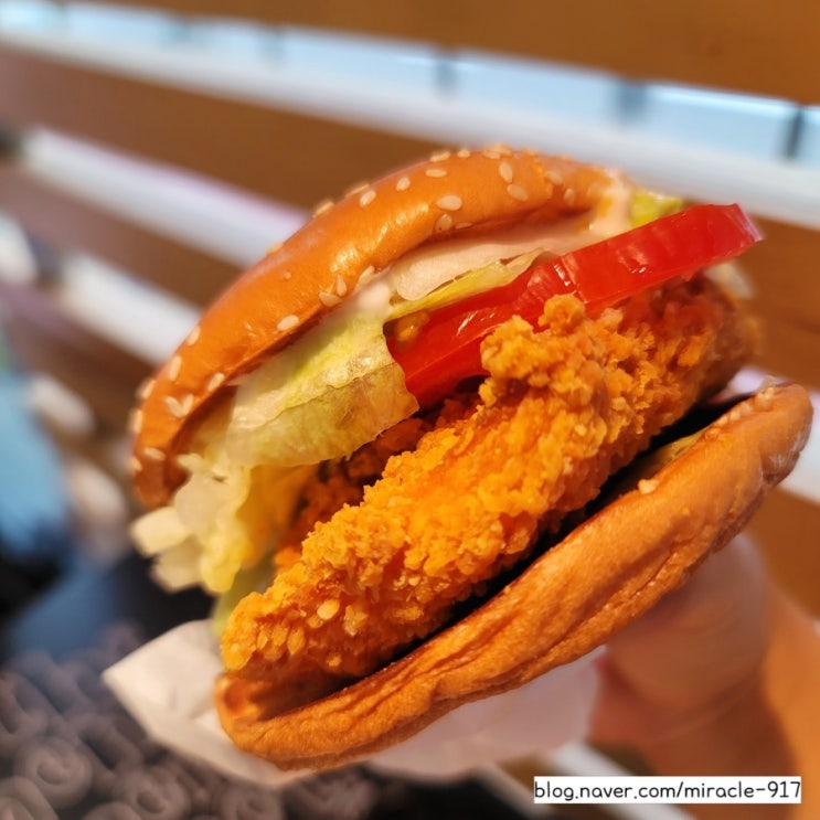  맥도날드 신메뉴 NEW 맥스파이시 상하이 버거 가격 및 칼로리 내돈내산 리뷰