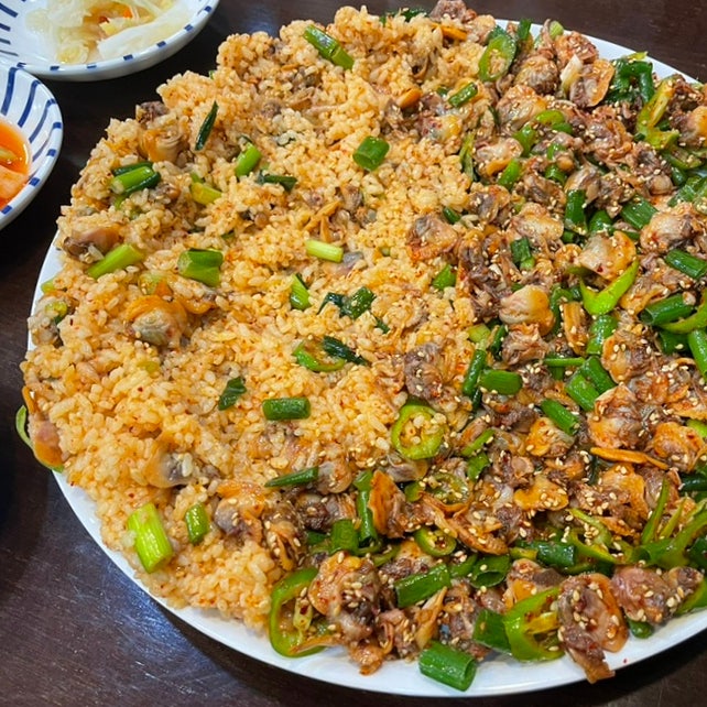  서울대입구역 맛집 :: 중독성 강한 국내산 꼬막비빔밥 강릉엄지네꼬막집 봉천점
