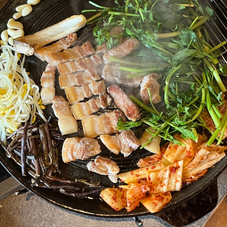  서울 신도림 고기집 미나리삼겹살 신도림맛집 특목살 향토 무쇠솥뚜껑구이
