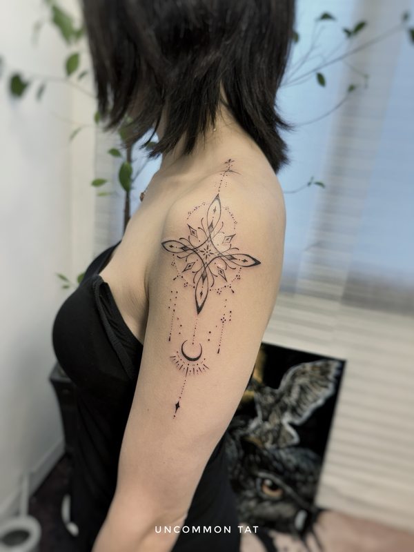  순천타투_ 얇은 라인감의 기하학느낌 Ornament Tattoo 마녀술사