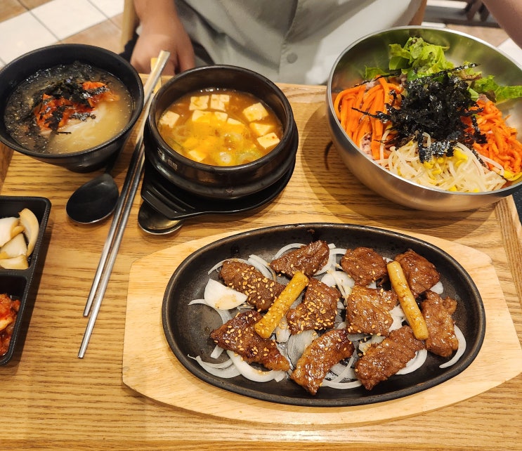  위례스타필드 PK Kitchen 푸짐히 먹기 좋은 '라멘베라보 & 전주소반'