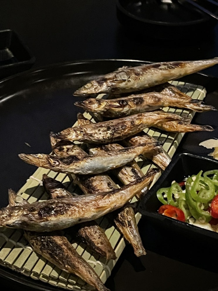  진월동 보이저 하이드아웃다이닝 연어랑 맥주 한 잔 좋지~