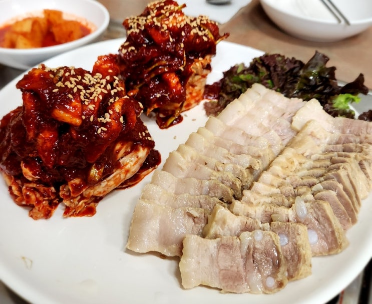  구의 맛집 이모네보쌈 가성비와 맛 완벽한 자양동 보쌈집 feat. 감자탕