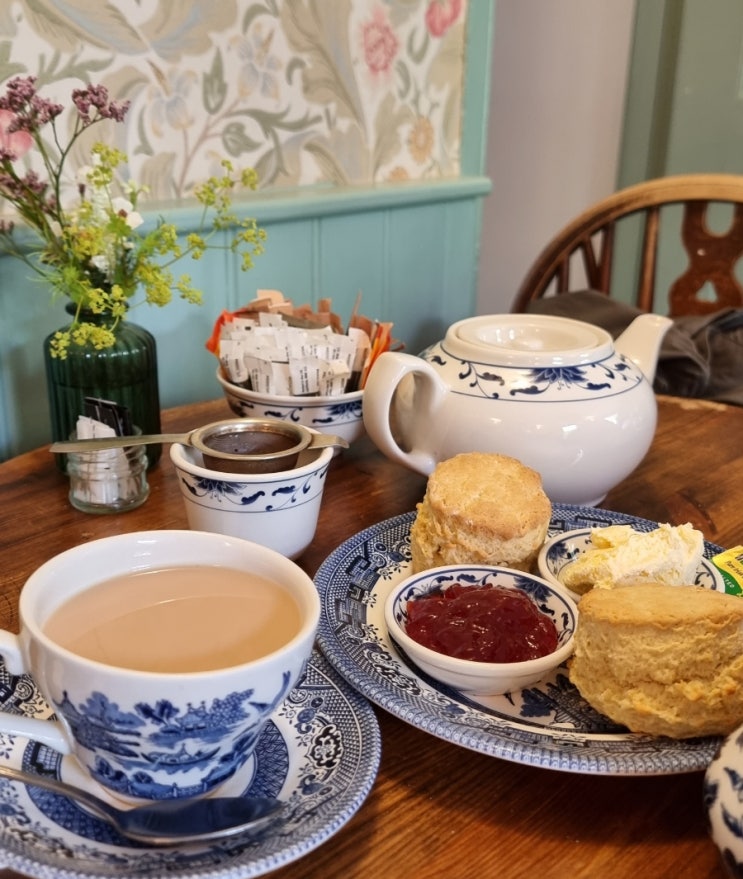  [영국 라이] 런던 근교 애프터눈티와 전통 크림티, 스콘을 먹을 수 있는 'The Cobbles Tea Room' 후기, 메뉴, 영업시간 (현금결제만 )