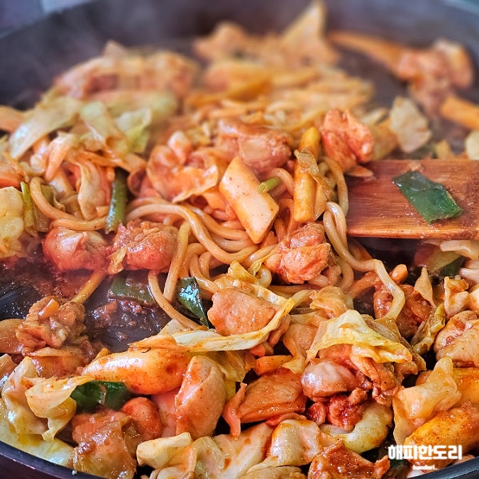  춘천 김유정역 맛집 유정명물 닭갈비막국수 먹고 레일바이크 타기