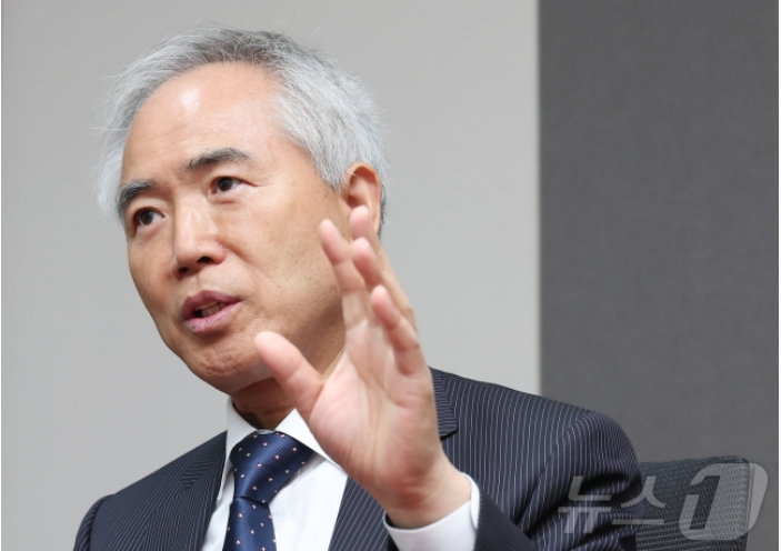 '尹 <b>검찰</b> 선배→李 호위무사' <b>양부남</b> "尹, <b>검찰</b>에선 통 컸는데"